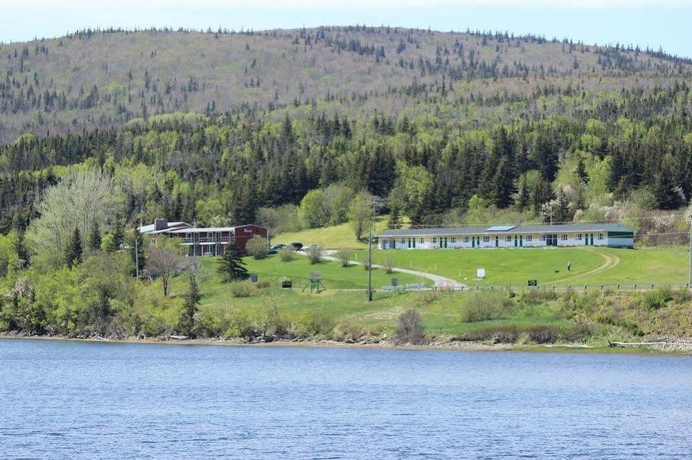 Duck Cove Inn Margaree Harbour Exterior photo